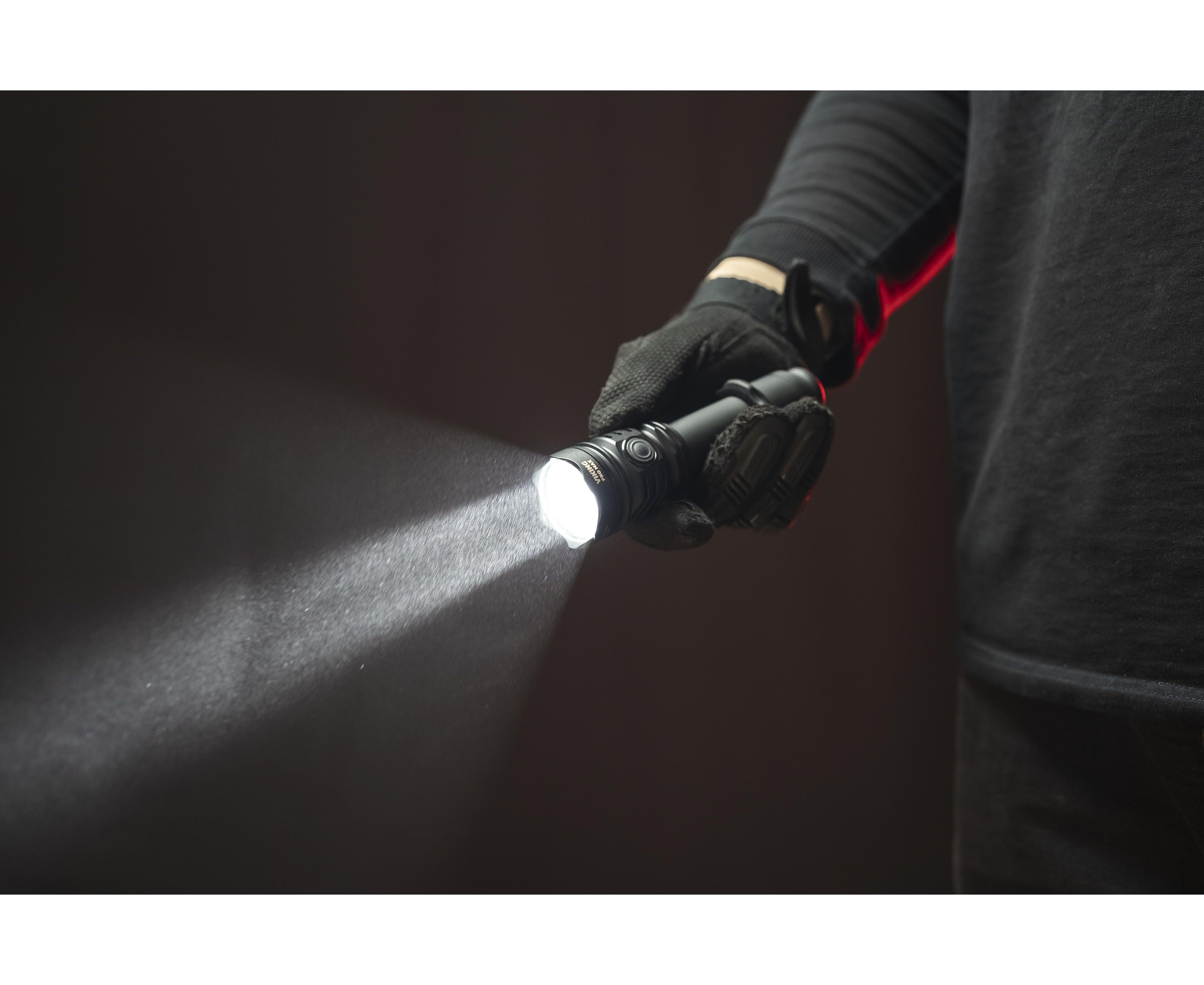 Фонарь тактический Viking Pro MAX (Black; Холодный; 5300Lm; акк21700-5000mAh)